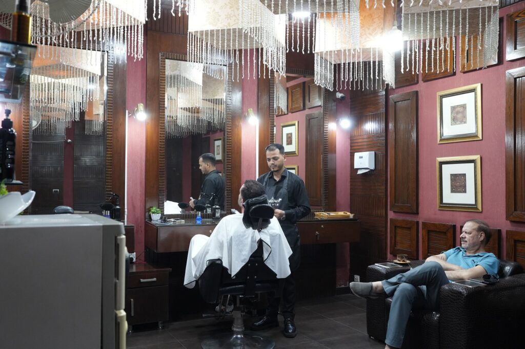 Men's Saloon